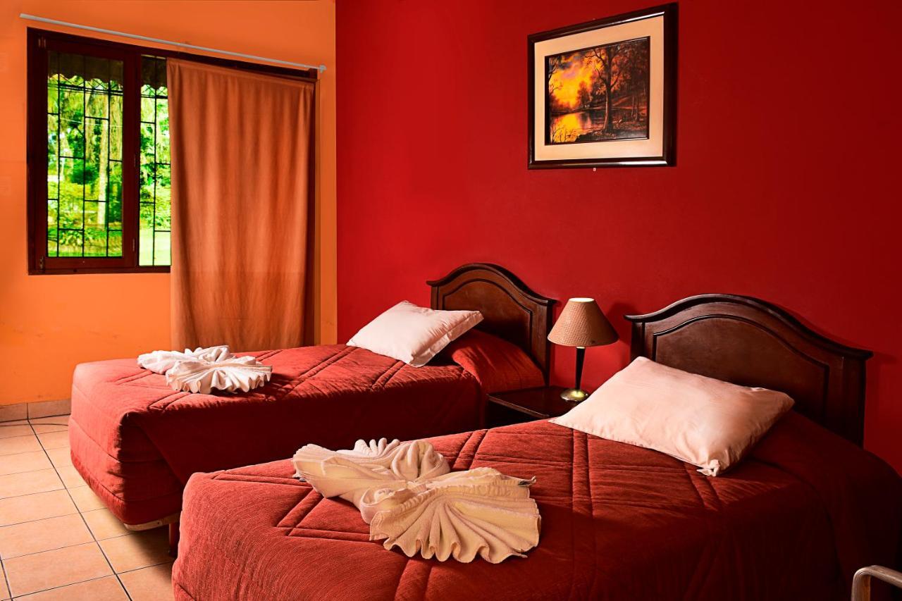 Cesar's Tropical Villa Tunari